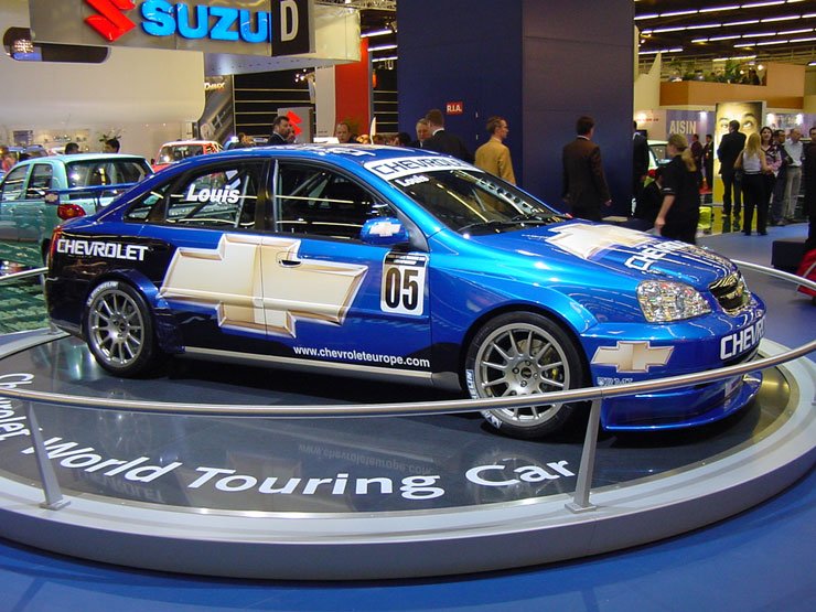 Három Chevrolet áll rajthoz az RML csapat színeiben 