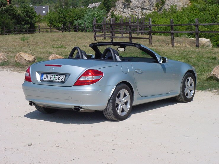 Teszt: Mercedes-Benz SLK 200K – Instant nap két főre 17