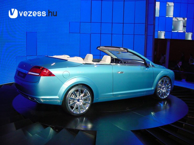 Jól mutatnak a 20 colos kerekek. A Focus Vignale Conceptből szériaautó lesz