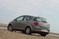 Év végén vagy 2005 elején kezdődik a Seat Toledo forgalmazása hazánkban, ára még nem ismert