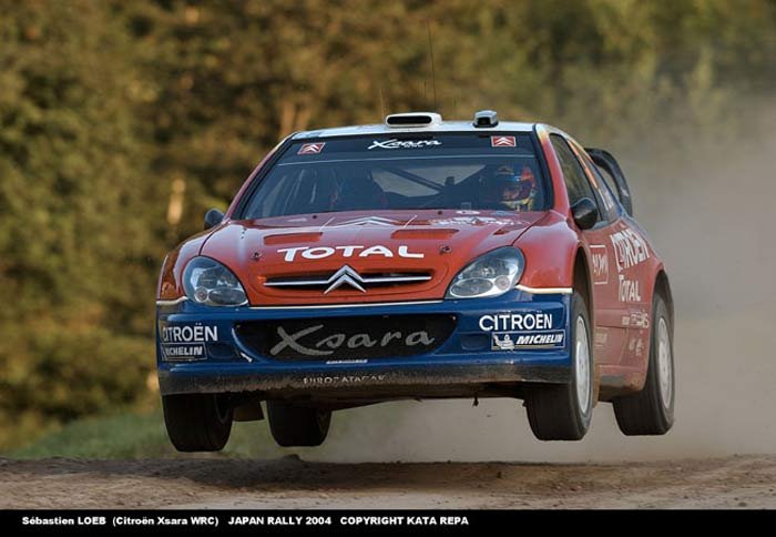 6676_64466_1000x700.jpg | Vezess | Vezess Ezúttal is Sebastien Loeb-nek kellett elsőként rajtolnia, ennek ellenére ő tudta leginkább üldözni Solberget