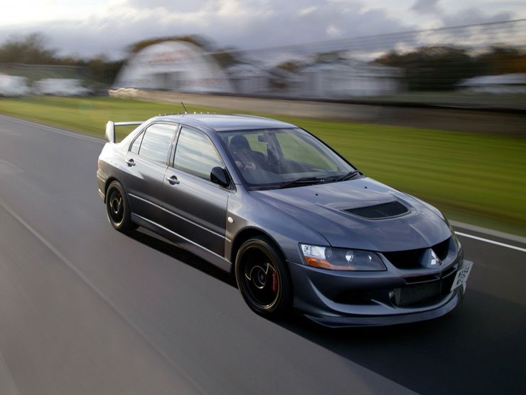 3,5 másodperc elegendő ahhoz, hogy a Mitsubishi Racing 400 100 km/h-val száguldjon