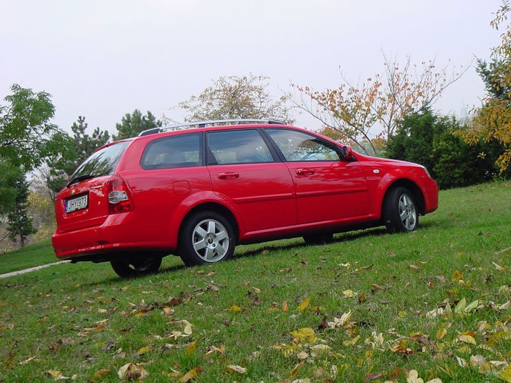 Teszt: Chevrolet Lacetti Wagon 1.8 Platinum – Értékelvű 7