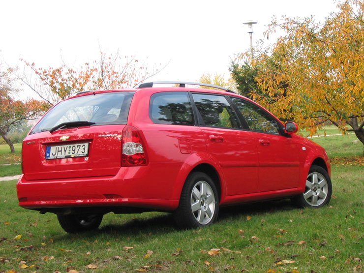 Teszt: Chevrolet Lacetti Wagon 1.8 Platinum – Értékelvű 18