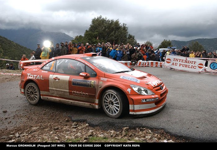 Ha Grönholm nem hibázik, akkor behozhatja a Peugeot-t az ötödik helyre