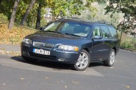 Teszt: Volvo V70 T5 Summum - Lehengerlő vonzerő