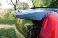 Teszt: Volvo V70 T5 Summum – Lehengerlő vonzerő 44