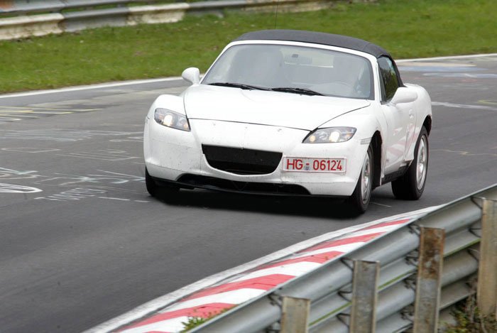 Az 1,8-as motor 160 lóerős lesz és hatsebességes váltó társul majd mellé