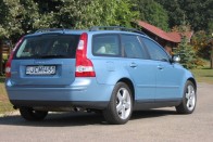 Teszt: Volvo V50 T5 Summun – Lopakodó 32