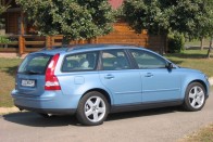 Teszt: Volvo V50 T5 Summun – Lopakodó 33