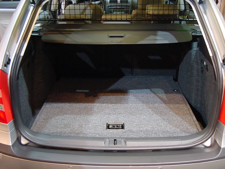 580 literes marad a csomagtartó a beépített differenciálmű ellenére is