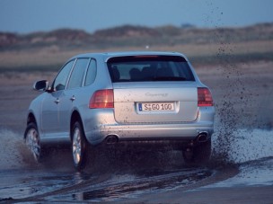 Hibrid Cayenne Toyota segítséggel?