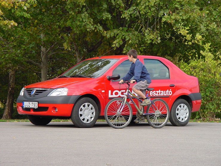 Dacia Logan a Start autós magazinban