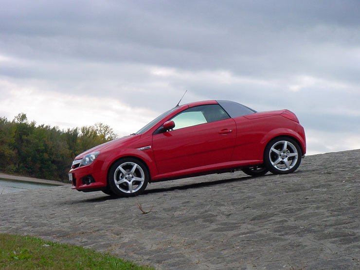 Teszt: Opel Tigra TwinTop 1.8 – Négy évszakra 7