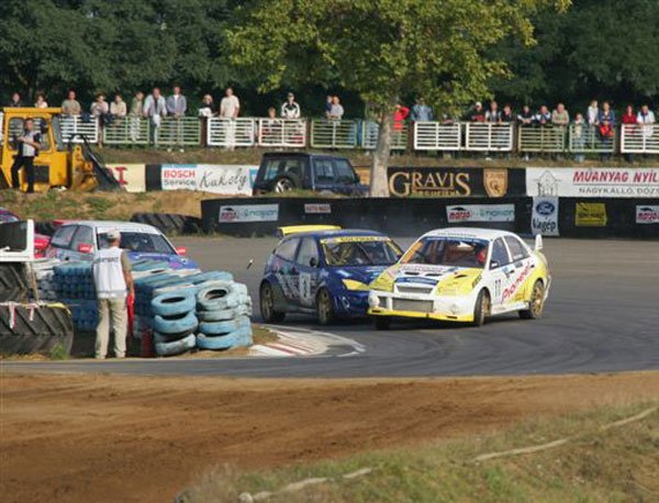 Szürke felhők a technikai sportok felett