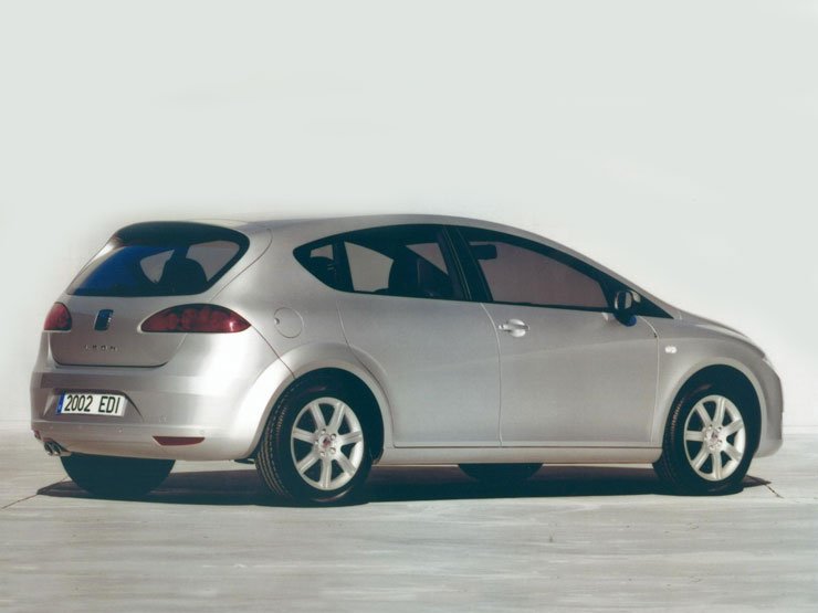 Ötféle motorral és háromféle váltóval készül majd a Golf 5 padlólemezére épülő Leon 