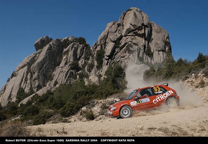 Bútor Róbert sok küzdelem árán, de célba hozta a piros Saxót. Jövőre talán már egy WRC-ben láthatjuk viszont 