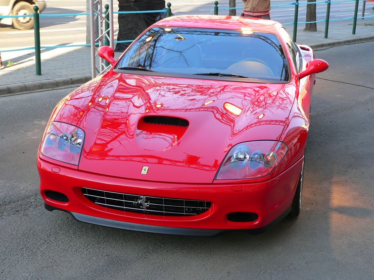 Megnyílt az első a Ferrari szalon 14