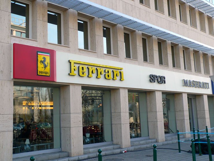 Megnyílt az első a Ferrari szalon 28 Megnyílt az első a Ferrari szalon 28