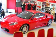 Megnyílt az első a Ferrari szalon 71 Megnyílt az első a Ferrari szalon 71