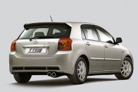 Brutalizált Toyoták Essenből 12 8,4-ről 7,2 másodpercre csökken a Corolla TS százra gyorsulása a kompresszor beépítésével