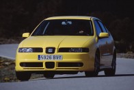 2004-ben a Leon Sport R-t és a Sport RR-t leváltotta a 150 lóerős FR TDI és a 180 lóerős benzines Leon FR