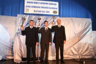 Pólya Ádám nyerte a bajnokságot a H/F +2000 kategóriában, jobbján Zengsi a második és Herter Gusztáv a harmadik helyen