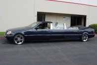 Cadillac kabriótól a Rolls-Royce pickupig 29 Ha egy hagyományos limuzin nem lenne elég feltünő, akkor marad a nyitott változat