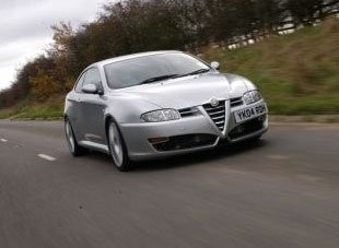 Alfa GT 320 lóerős csúcsmotorral