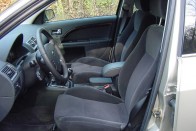 Teszt: Ford Mondeo 3.0 V6 Ghia – Túl a csúcson 34