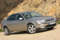 Teszt: Ford Mondeo 3.0 V6 Ghia – Túl a csúcson 36