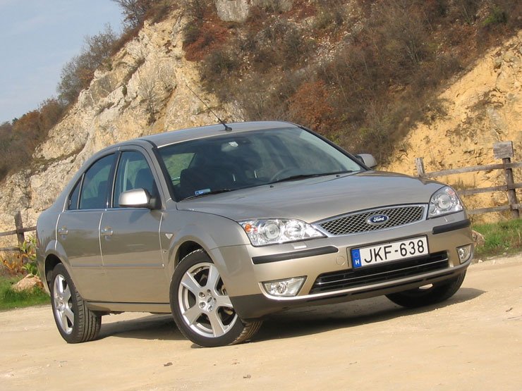 Teszt: Ford Mondeo 3.0 V6 Ghia – Túl a csúcson 19