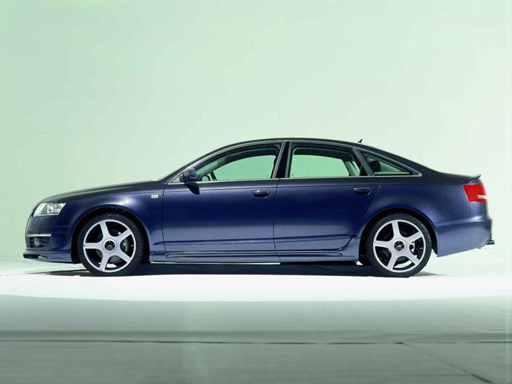 Egyedi spoilerek és klasszikus kivitelű ötküllős 19 colos felnik teszik izgalmassá az AS6-ot 