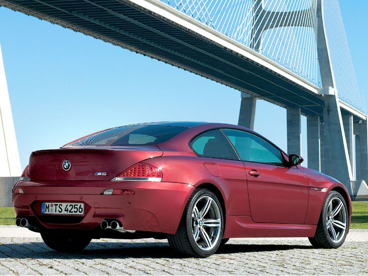 A futóművet, a kormányzást, a menetstabilizáló elektronikát, de még a motor maximális teljesítményét is változtathatja az elektronika segítségével a vezető