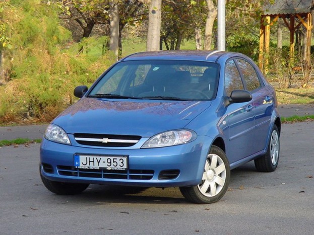 Slágergyanús autók a Start magazinban