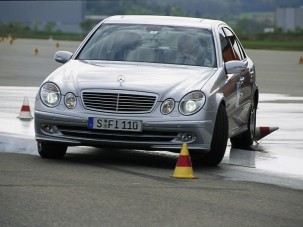 27 ezerrel kevesebb halálos baleset ESP-vel