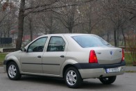 Teszt: Dacia Logan 1.6 Laureate Plus – Felesleges kiadás 2