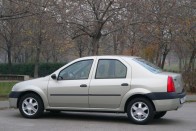 Teszt: Dacia Logan 1.6 Laureate Plus – Felesleges kiadás 29