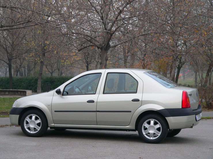 Teszt: Dacia Logan 1.6 Laureate Plus – Felesleges kiadás 9