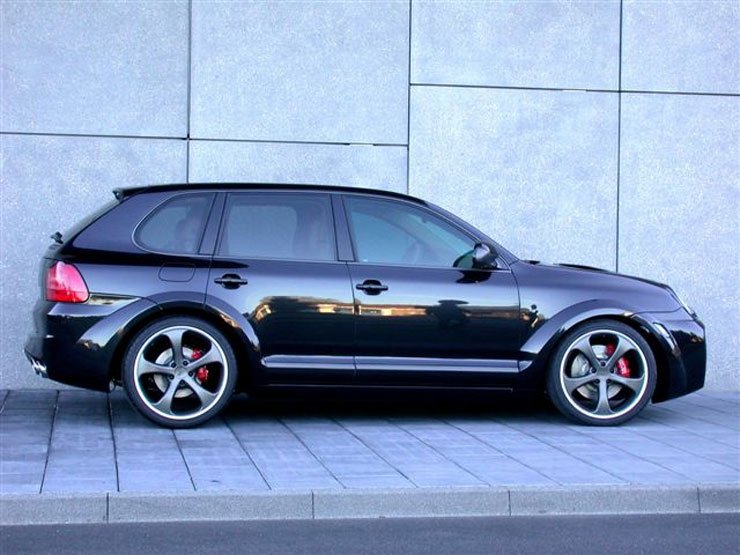 Teljesen megváltozott a Cayenne megjelenése az új felnikkel és a 6 centis ültetéssel