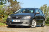 Teszt: Toyota Corolla T Sport - Családi banzáj!