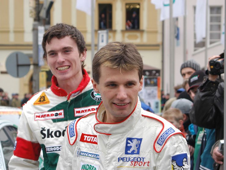 A csehek előre törnek a rali vb-n, Kopecky (balra) a Skodánál, Kresta a Fordnál folytatja