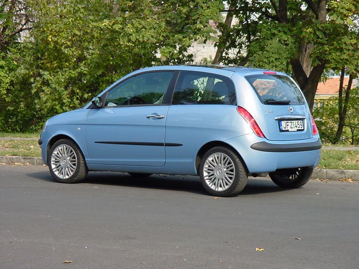 Teszt: Lancia Ypsilon 1.4 E.S.T. – Édesem 13