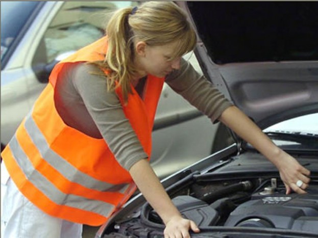 Ingyen osztják a mellényeket