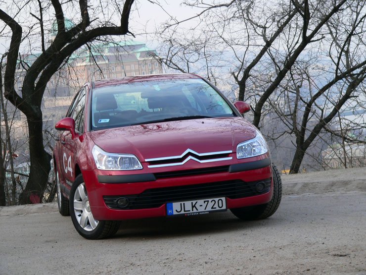 Teszt: Citroën C4 1.6 HDi – Álomszázhetes 12