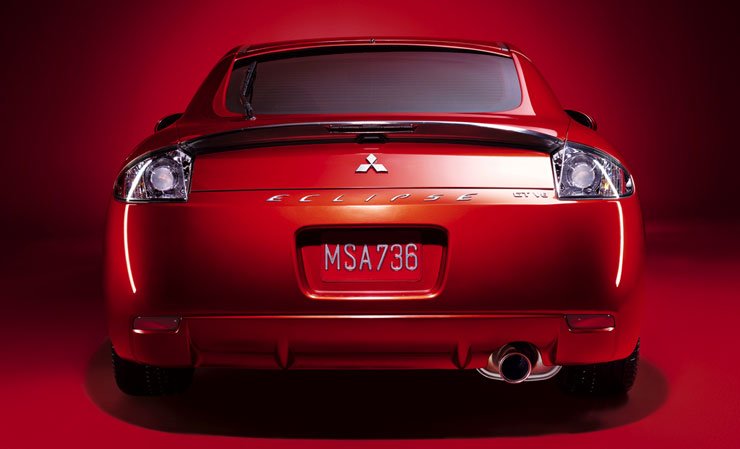 260 lóerős V6-os és 165 lóerős négyhengeres motor választható az új Eclipse-be