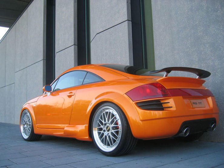 18 illetve 19 colos felniket lehet választania a PPI RS TT-hez, az új futómű magassága és keménysége is állítható