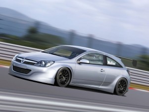 Pályaautó az új Astrából