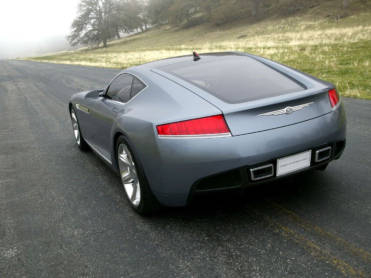 6,1 literes V8-as blokk lapul az autó orrában, amivel 280 km/h-s sebességre képes a Firepower