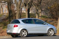 Teszt: Seat Toledo 2.0 PD TDI 16V – 92 liter plusz 19